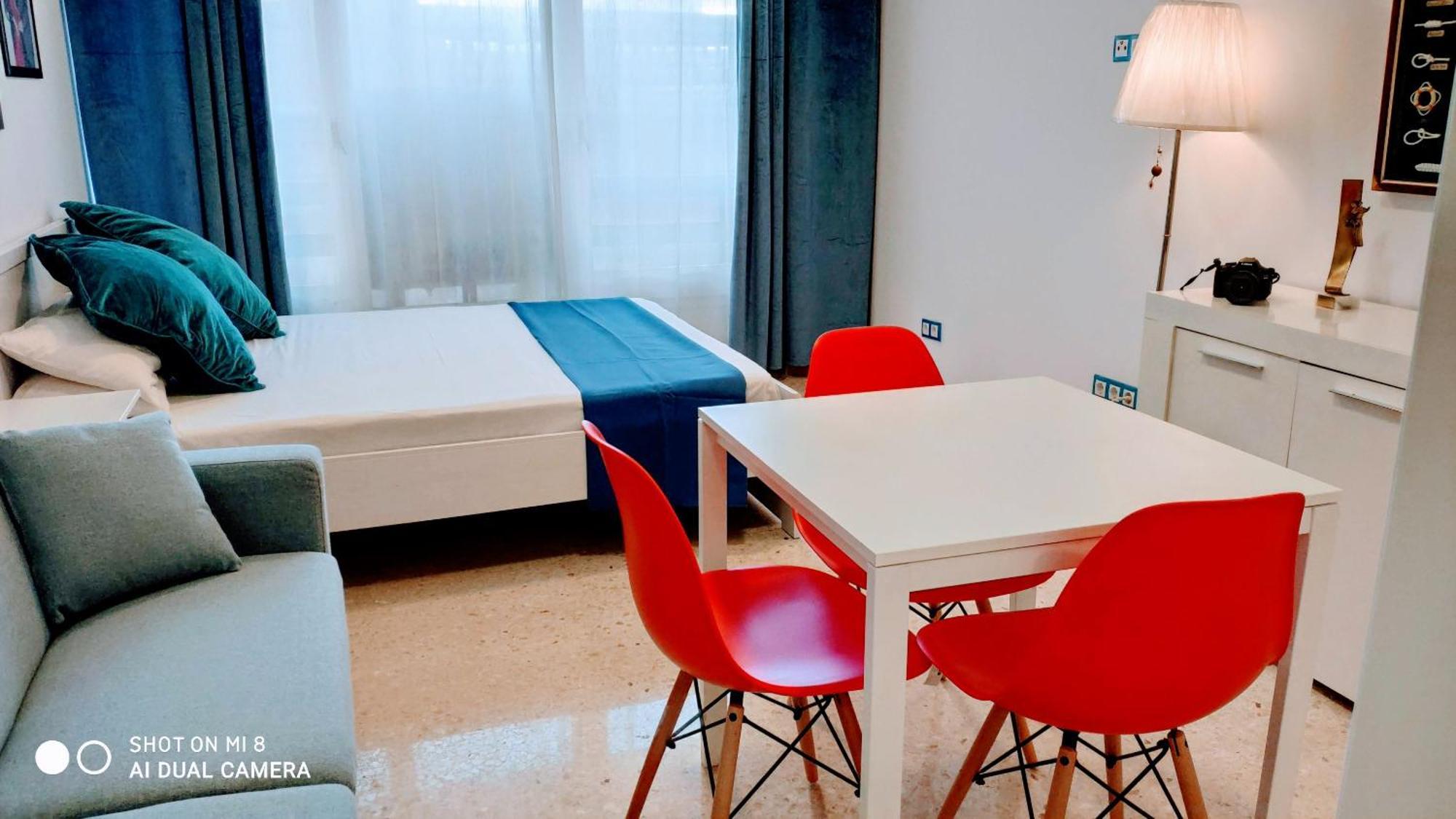 Hostal Estudios بادالونا المظهر الخارجي الصورة